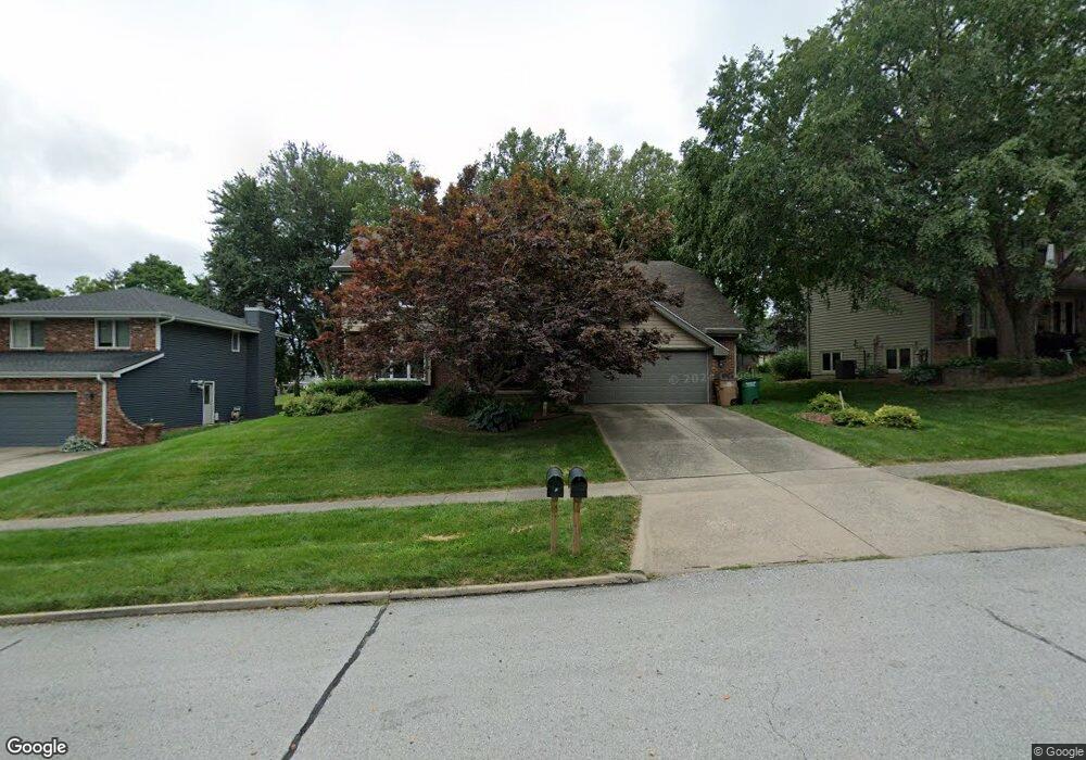 5204 Dakota Dr, West Des Moines, IA 50265 - photo 1