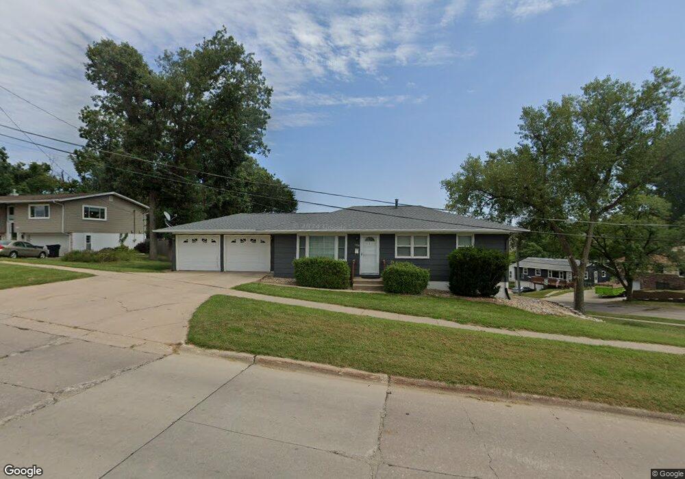 1438 34th St SE, Cedar Rapids, IA 52403 - photo 1