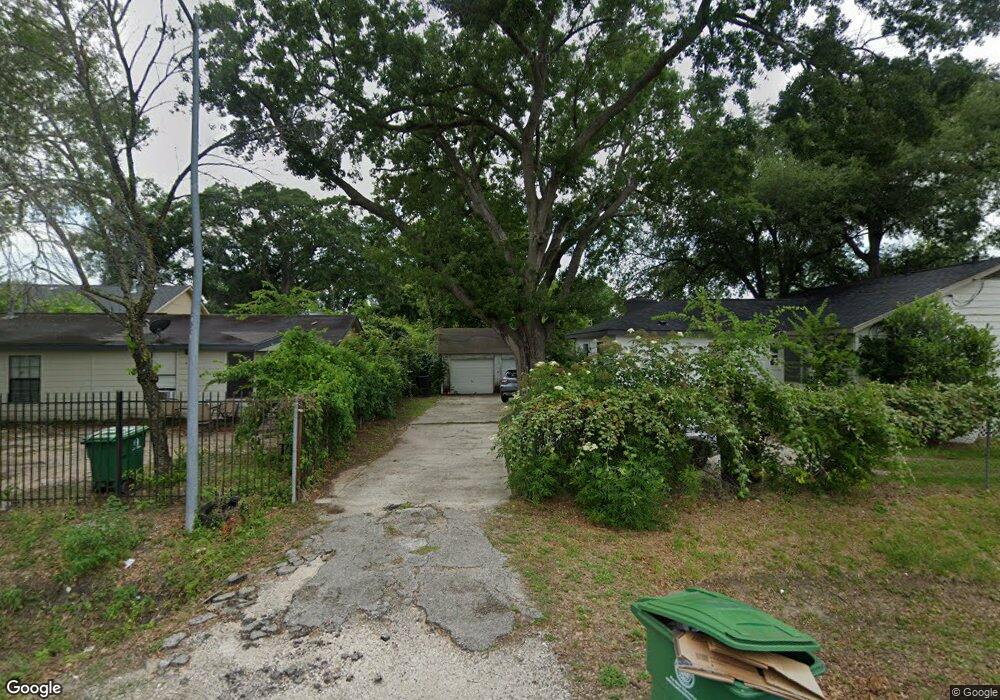 8007 Lawn St unit B, Houston, TX 77088 - photo 1