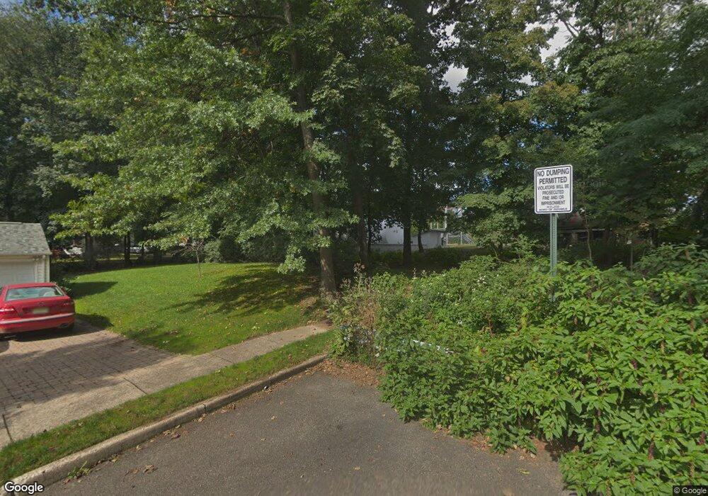 692 Sycamore St, Paramus, NJ 07652 - photo 1