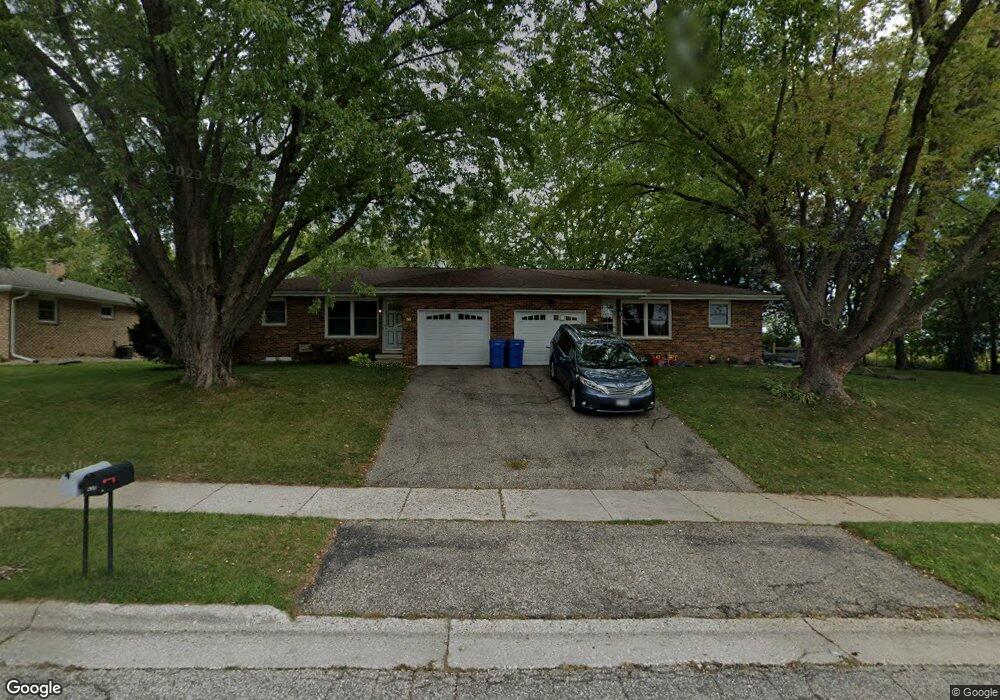 637 Dunn Ave, Oregon, WI 53575 - photo 1