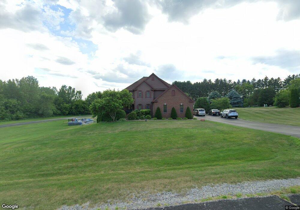 W271N5251 Jessica Dr, Pewaukee, WI 53072 - photo 1