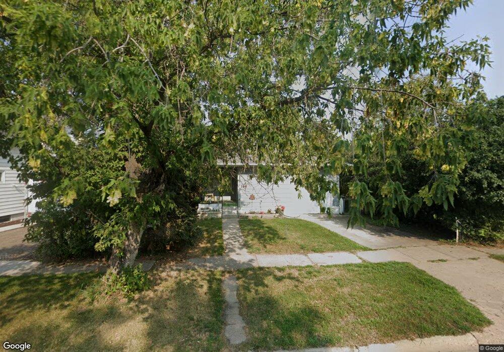 319 3rd Ave SW, Jamestown, ND 58401 - photo 1