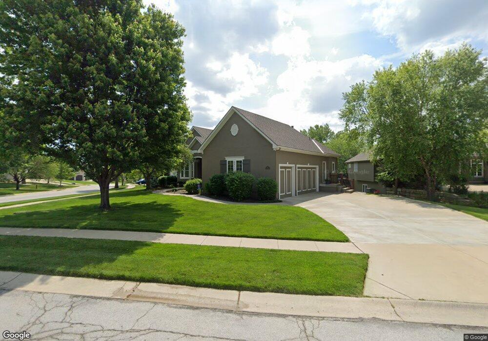 9611 Deer Run St, Lenexa, KS 66220 - photo 1