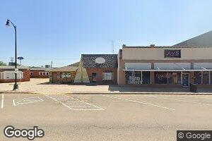 312 N 6th St, Perry, OK 73077