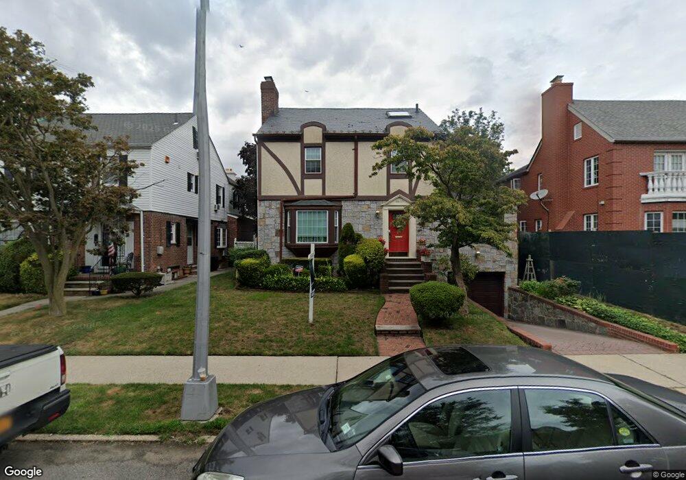 18507 80th Rd, Jamaica, NY 11432 - photo 1