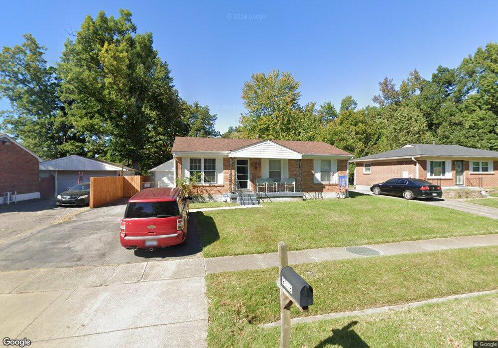 9318 Pagoda Dr, Louisville, KY 40229 - photo 1