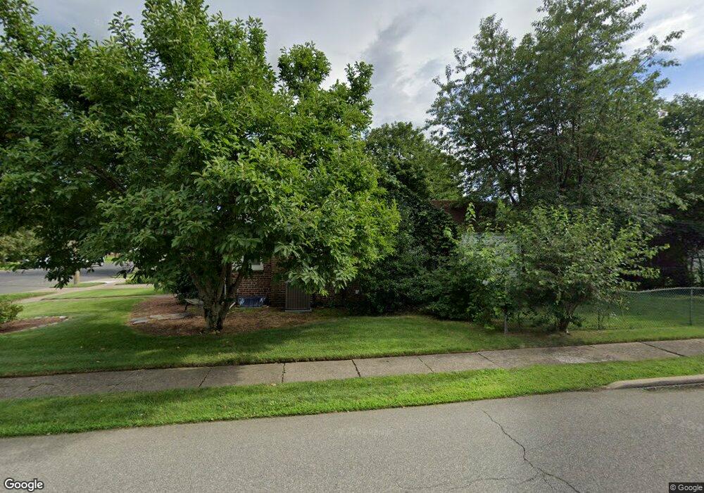 613 Fairlawn Pkwy, Saddle Brook, NJ 07663 - photo 1