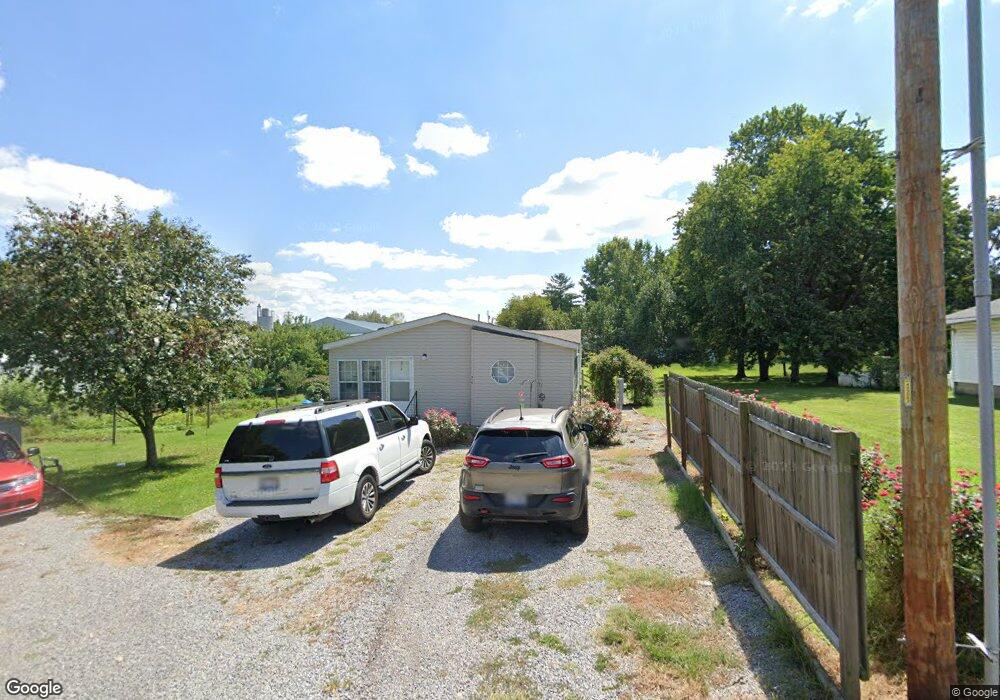 911 Apple St, Harrisburg, IL 62946 - photo 1