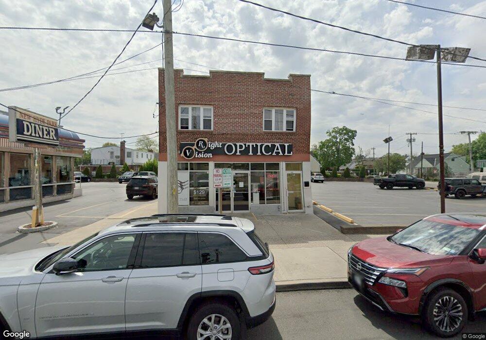 140 Hillside Ave unit 2, New Hyde Park, NY 11040 - photo 1