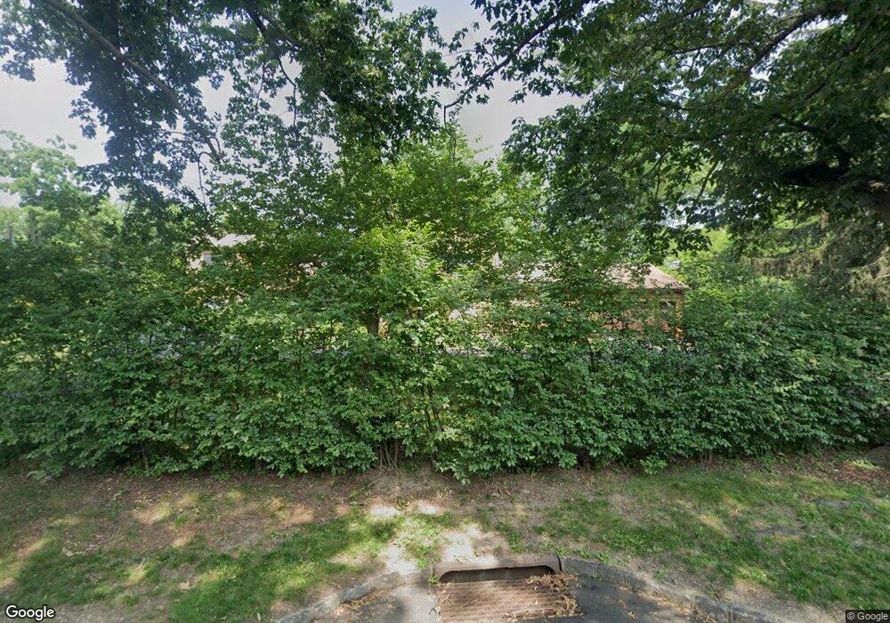 179 W Shore Rd, Great Neck, NY 11024 - photo 1