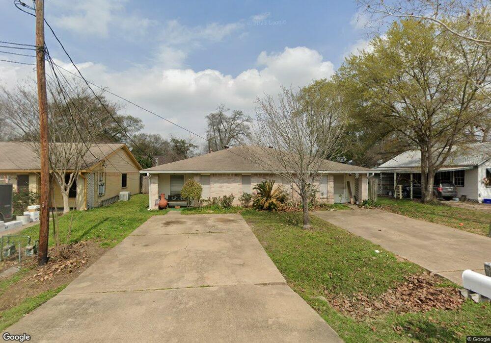 1114 Summit Dr, Tomball, TX 77375 - photo 1