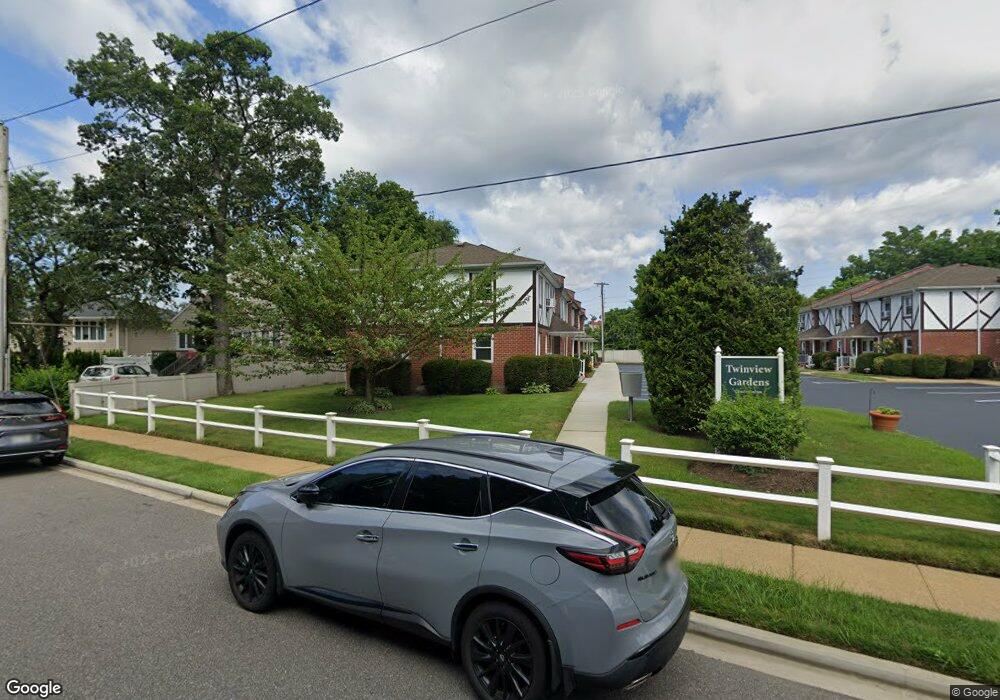 2052 Lakeview Rd unit B, Bellmore, NY 11710 - photo 1