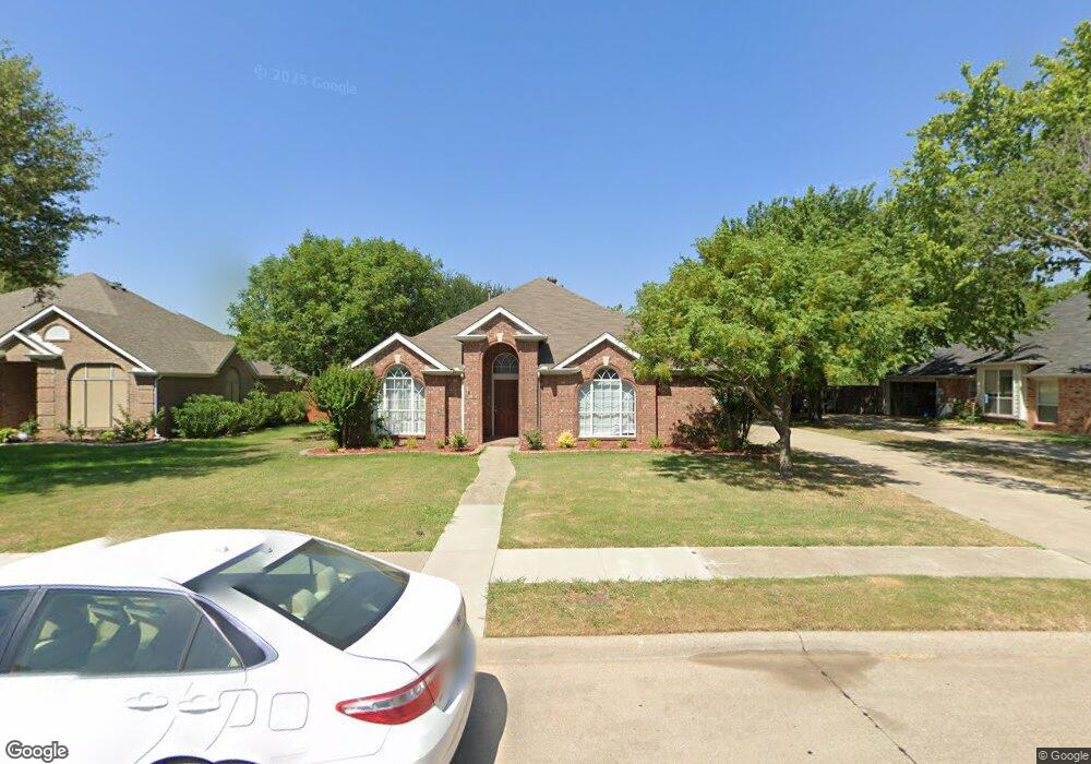 808 Abbots Ln, Denton, TX 76205 - photo 1