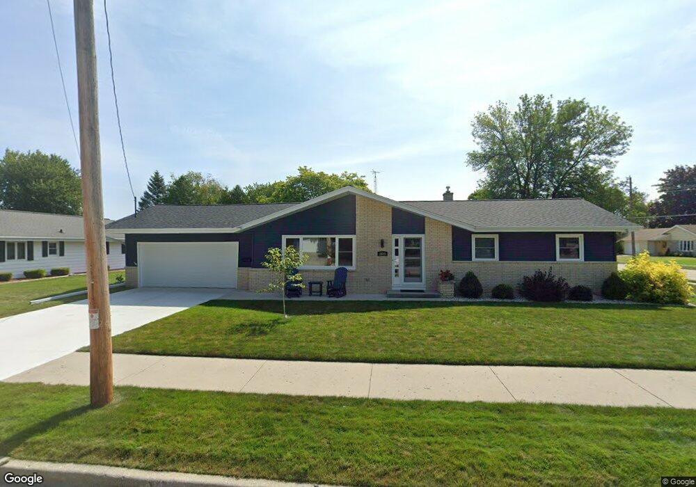 1699 Atlanta Cir, Manitowoc, WI 54220 - photo 1