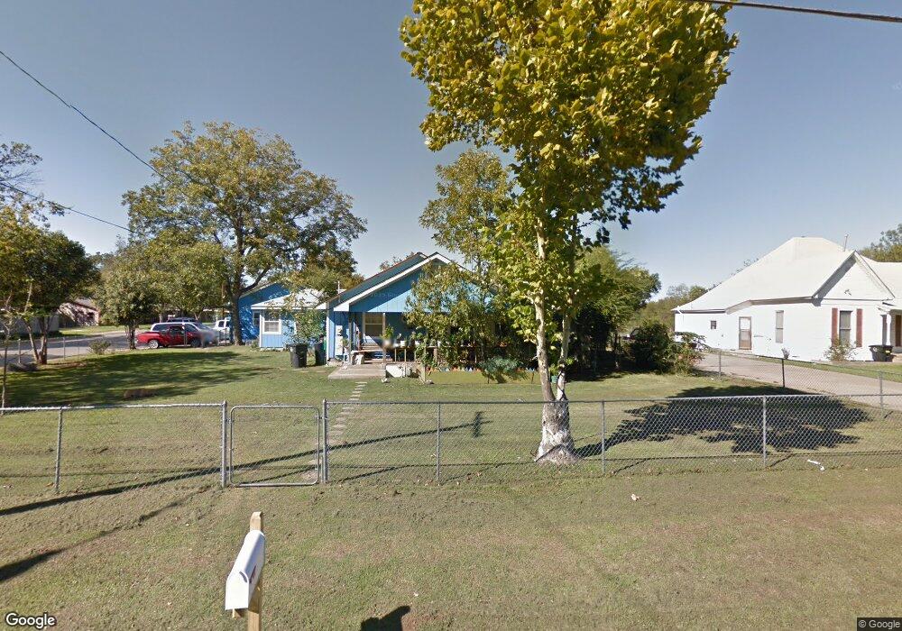 320 Woodard Ave, Cleburne, TX 76033 - photo 1