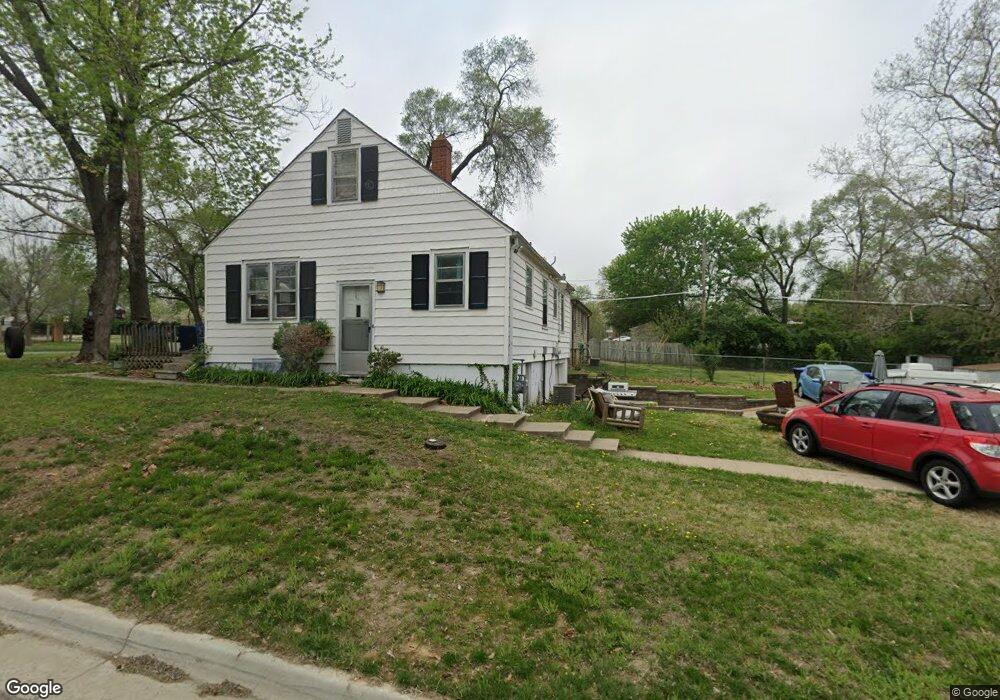 3400 SW 10th Ave, Topeka, KS 66604 - photo 1