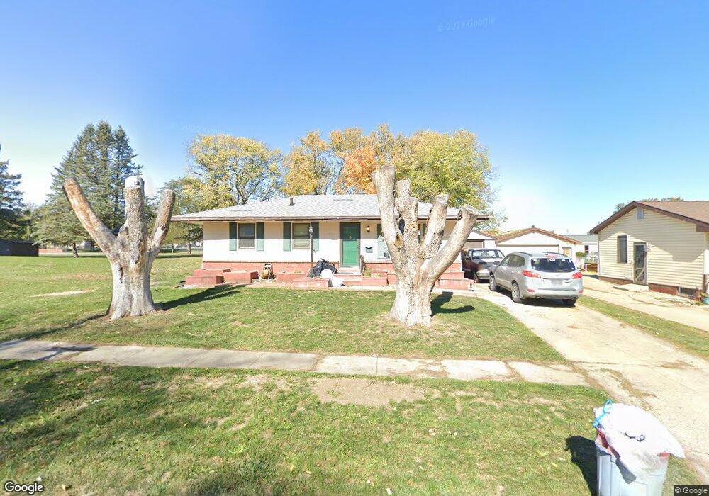 2002 N 4th Ave E, Newton, IA 50208 - photo 1