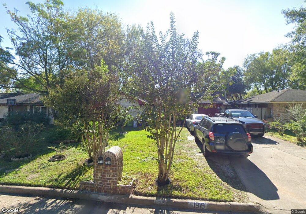1919 Dormstom Ln, Houston, TX 77088 - photo 1