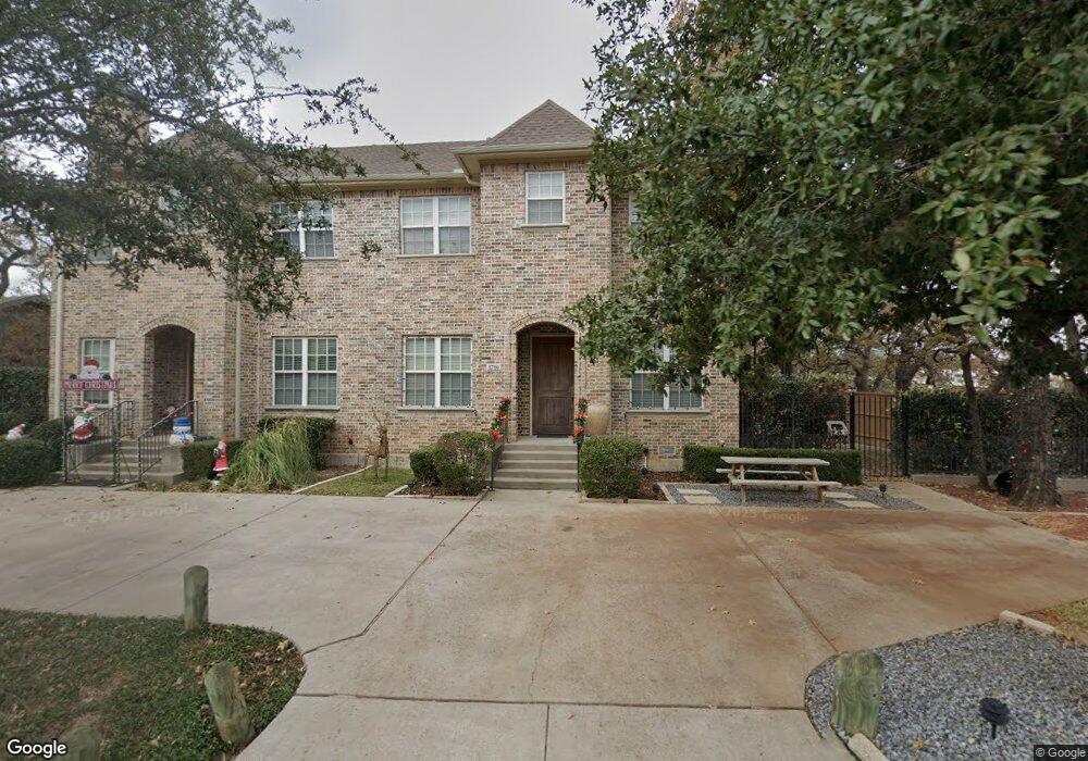 1716 Stonegate Dr unit 17, Denton, TX 76205 - photo 1