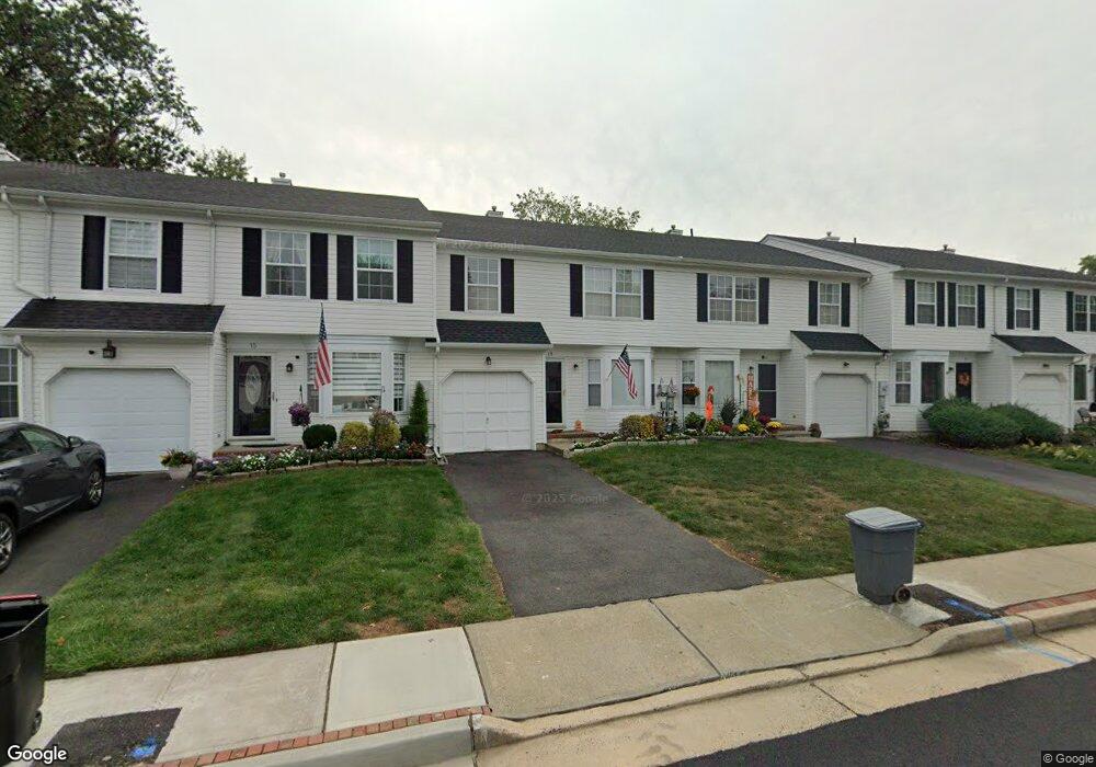 13 Birchwood Ct, Middlesex, NJ 08846 - photo 1