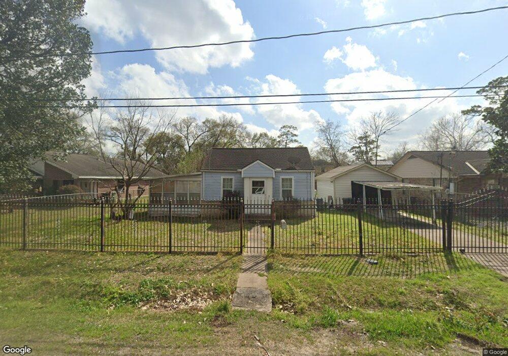 806 Firnat St, Houston, TX 77022 - photo 1