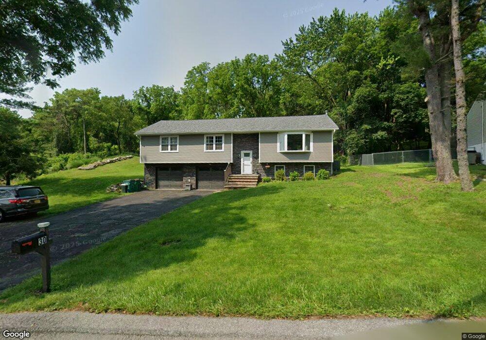 30 Pasture Ln, Poughkeepsie, NY 12603 - photo 1