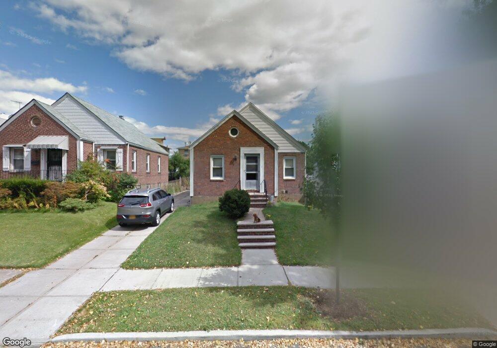 5319 192nd St, Fresh Meadows, NY 11365 - photo 1