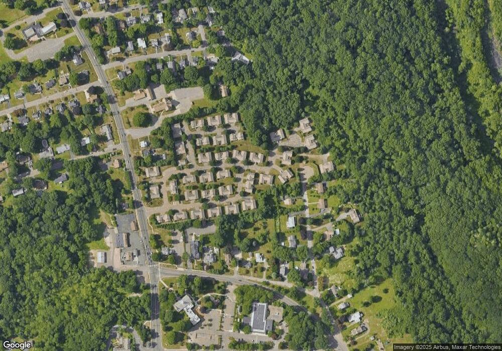 90 Long Hill Place unit 90, Trumbull, CT 06611 - photo 1