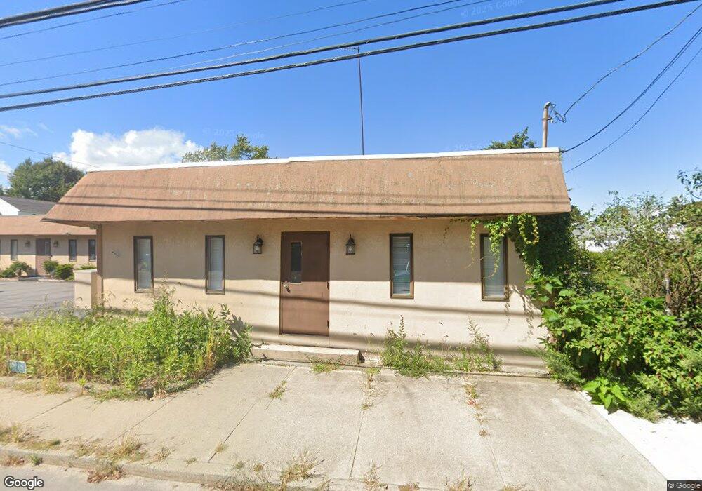 247 Pawtuxet Ave, Warwick, RI 02888 - photo 1