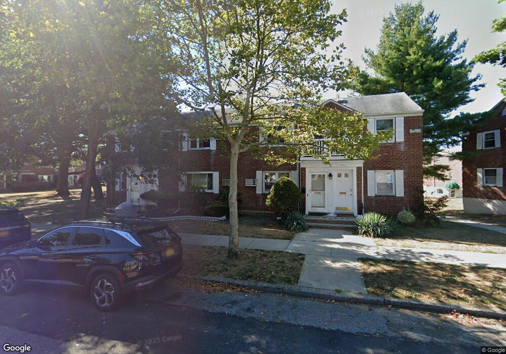 26116 Langston Ave unit A, Glen Oaks, NY 11004 - photo 1