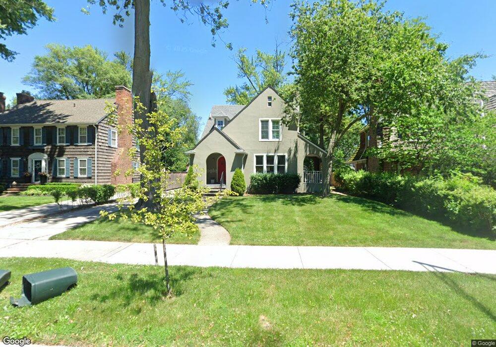 454 Lincoln Rd, Grosse Pointe, MI 48230 - photo 1