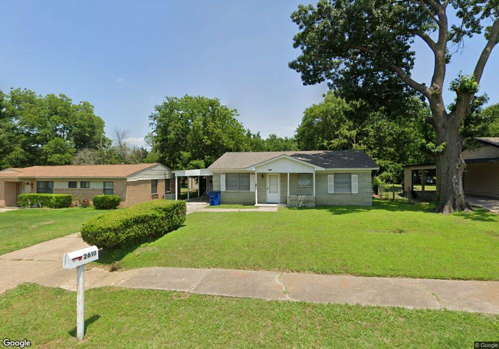 2610 Woodlawn Dr, Ennis, TX 75119 - photo 1