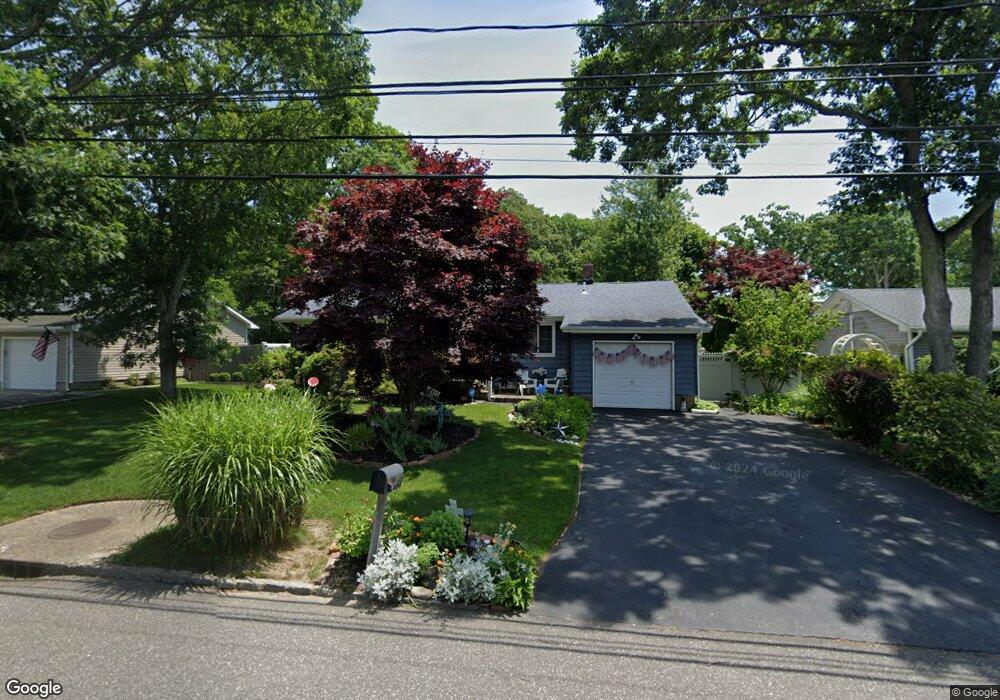 935 Chester Rd, Sayville, NY 11782 - photo 1