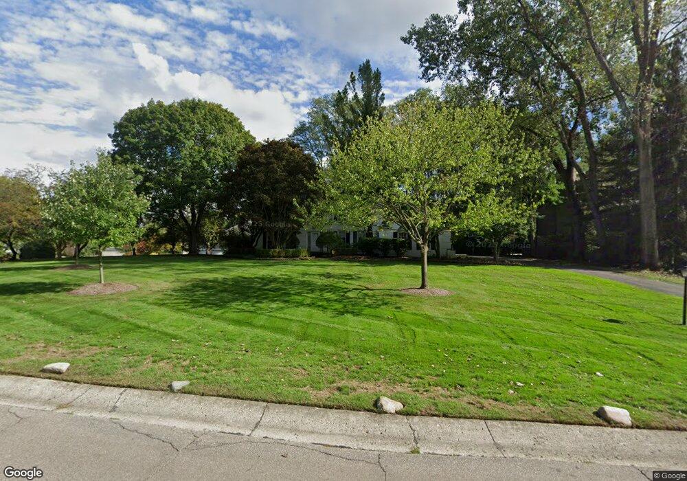 7265 Sandy Creek Ln, Bloomfield Hills, MI 48301 - photo 1