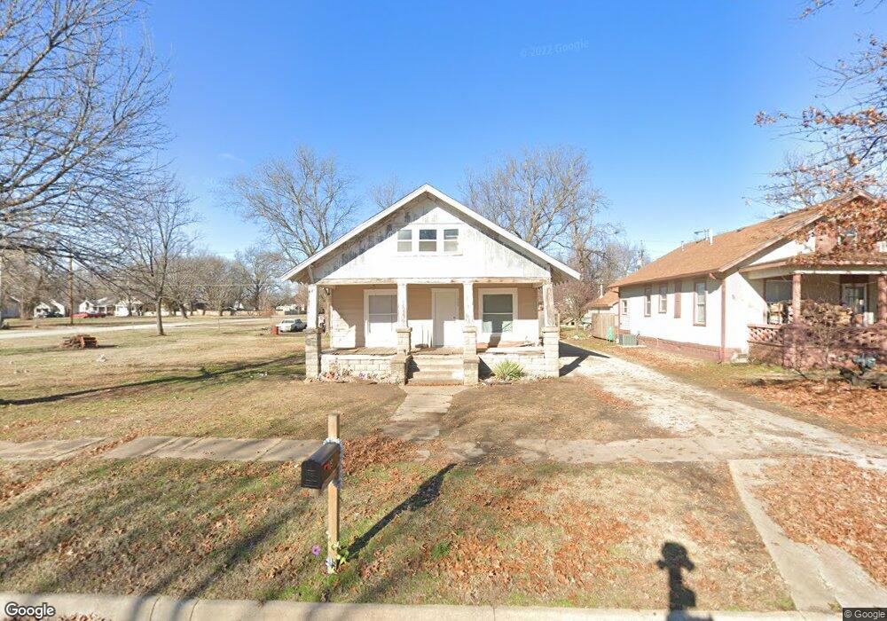 1925 Appleton Ave, Parsons, KS 67357 - photo 1