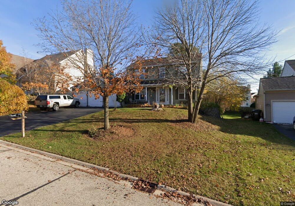 941 Creekview Ln, Lake In the Hills, IL 60156 - photo 1