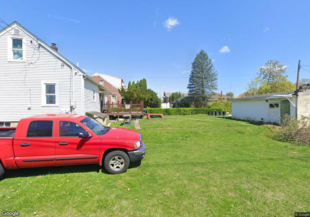 813 N Godfrey St, Allentown, PA 18109 - photo 1