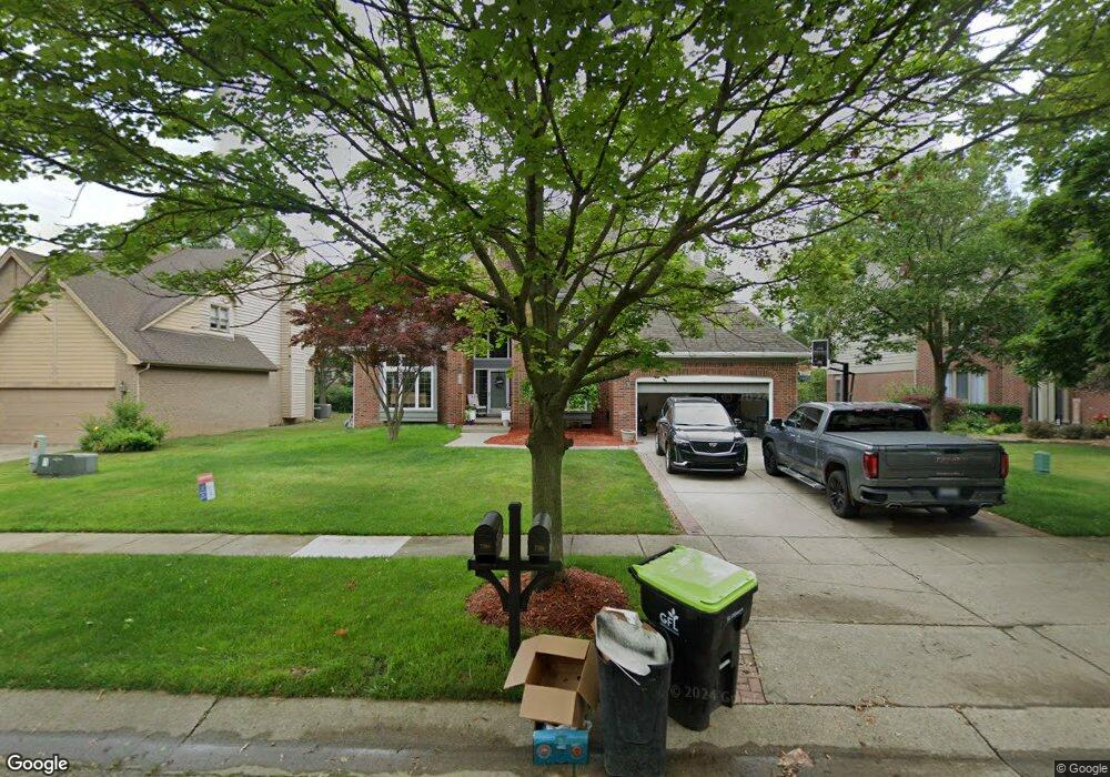 7386 Woodlore Dr, West Bloomfield, MI 48323 - photo 1