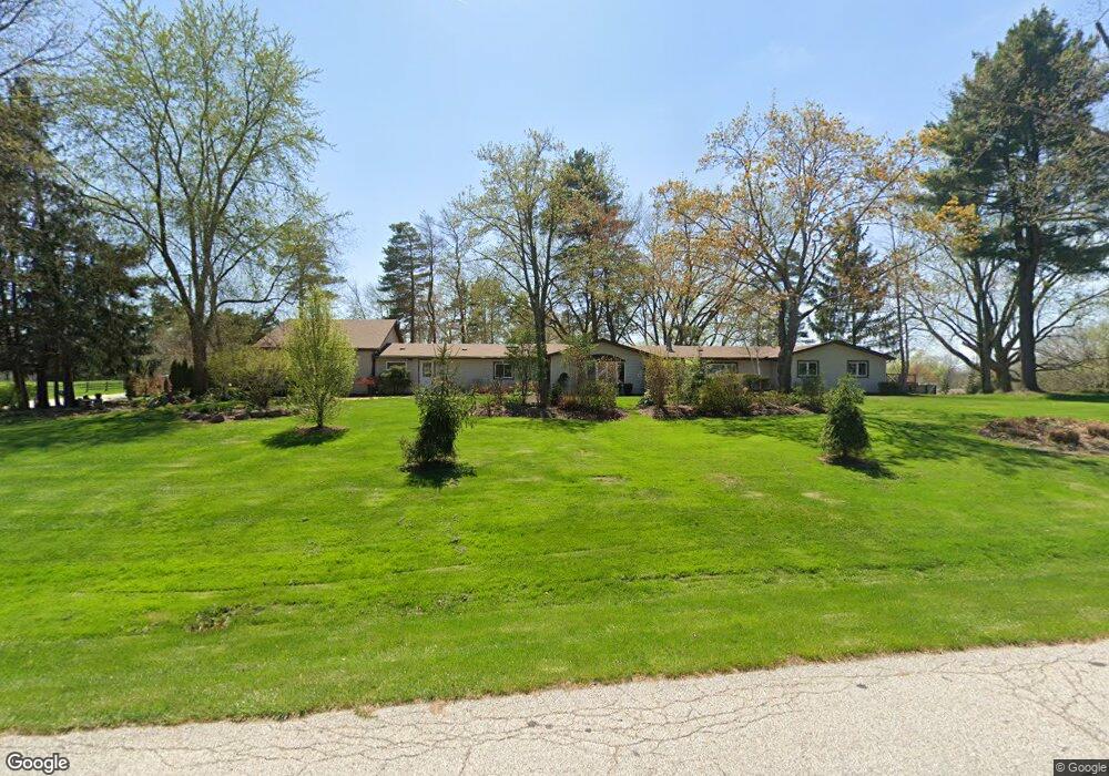 945 Colony Dr, Aurora, OH 44202 - photo 1