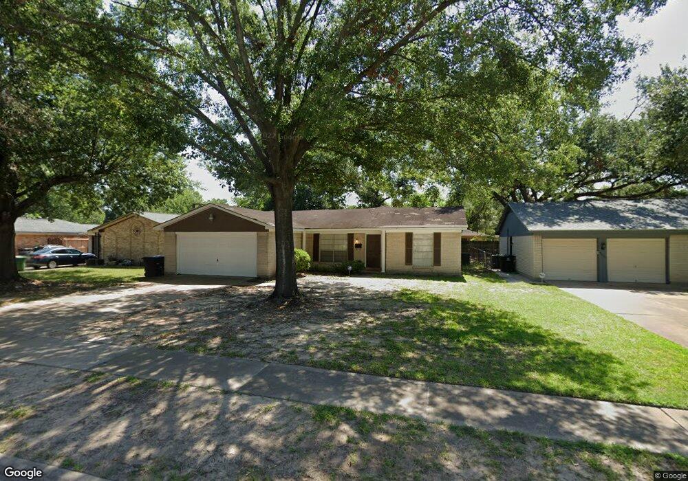 9010 Winding River Dr, Houston, TX 77088 - photo 1