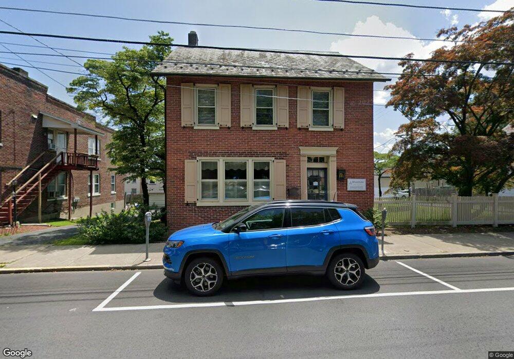 32 E Center St, Nazareth, PA 18064 - photo 1