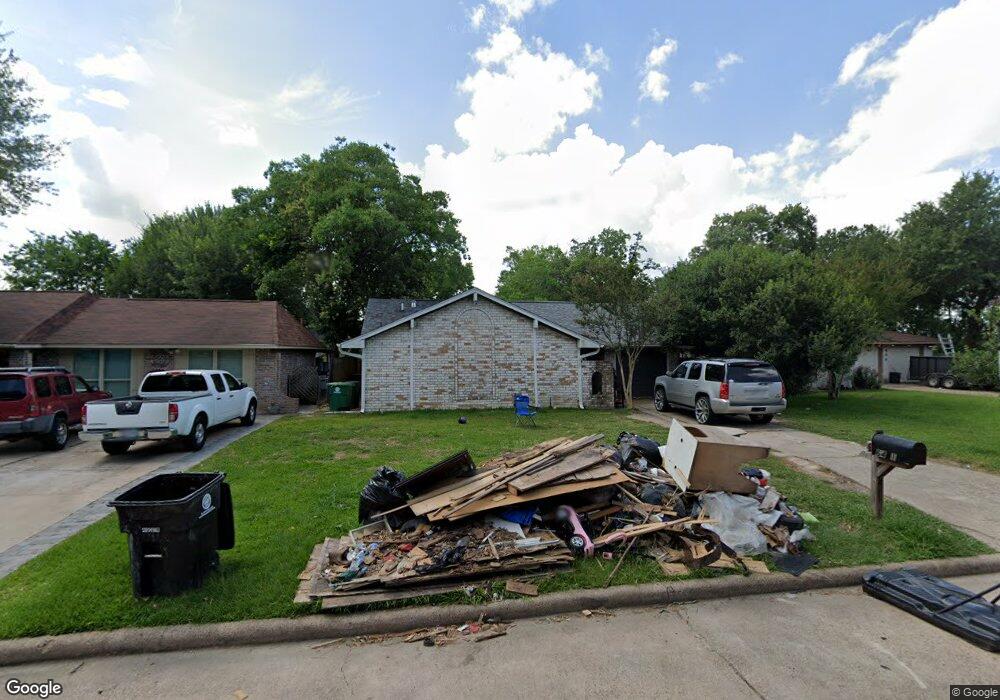 6431 Maple Hill Dr, Houston, TX 77088 - photo 1