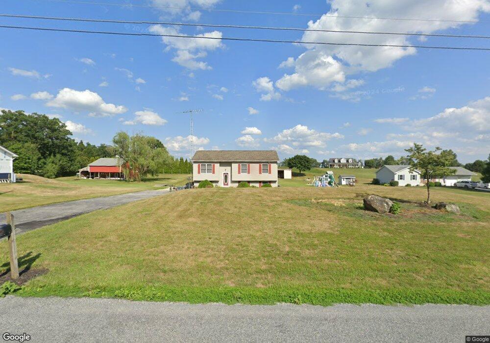 1365 New Chester Rd unit 8, New Oxford, PA 17350 - photo 1