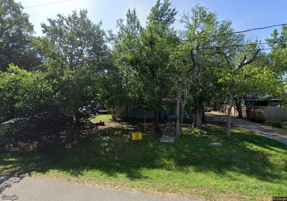 613 Clarence St, Tomball, TX 77375 - photo 1