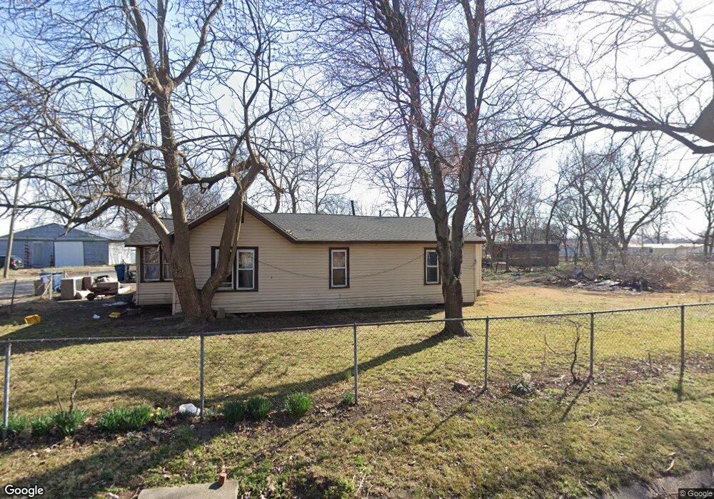 530 Hunter St, New Madrid, MO 63869 - photo 1