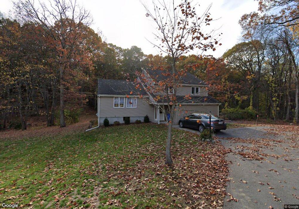 4 Everett St, Wakefield, MA 01880 - photo 1