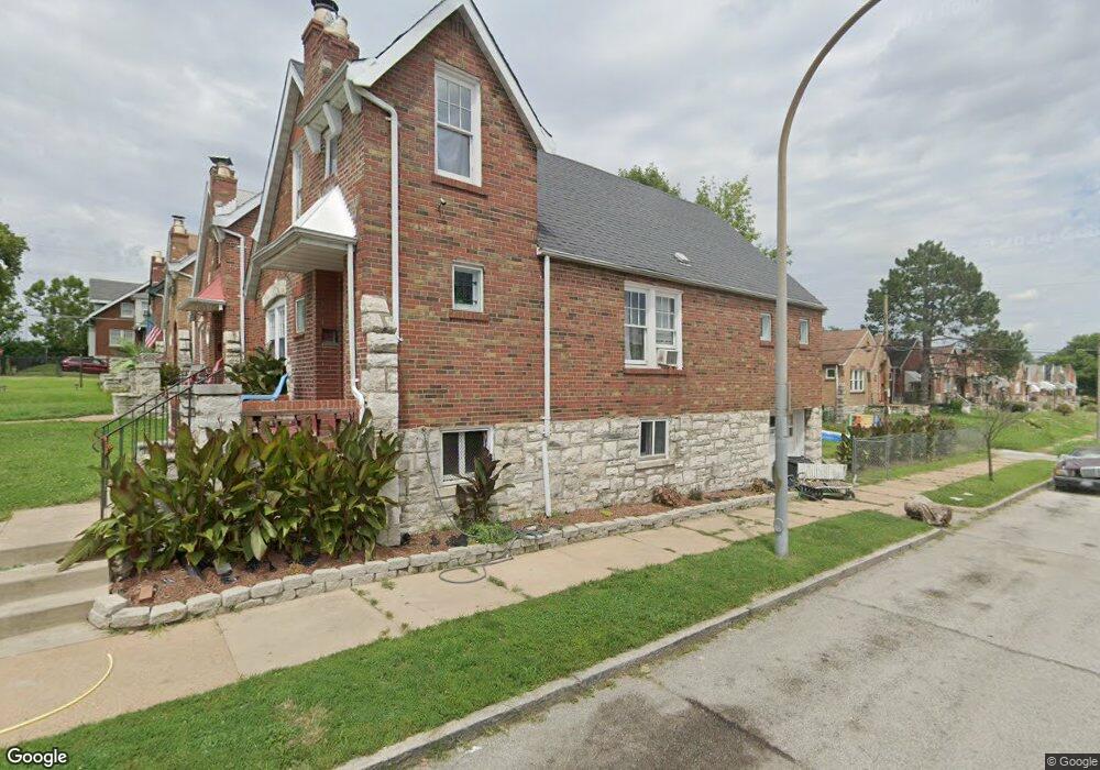 4633 Steinlage Dr, Saint Louis, MO 63115 - photo 1