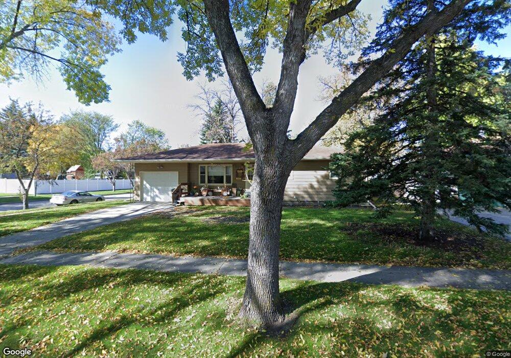 814 S 22nd St, Grand Forks, ND 58201 - photo 1