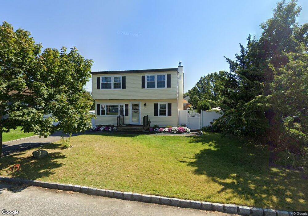 40 Kensington Ct, Copiague, NY 11726 - photo 1